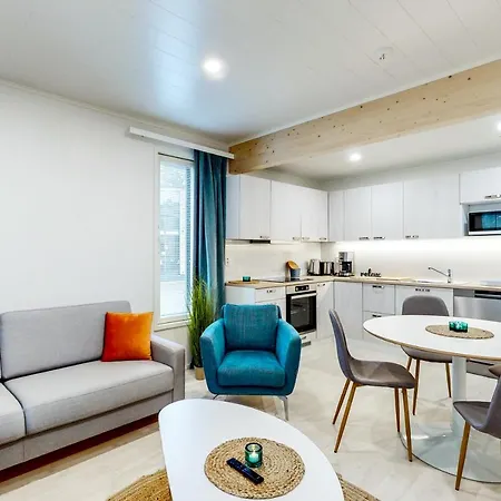 Lomahuoneisto Tuomenkartano B 9 アパート カラヨキ