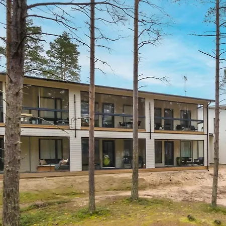 Lomahuoneisto Tuomenkartano B 9 アパート